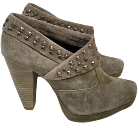 Kenneth Cole Reaction Hipstir Nu Suede Studded  Booties - Picture 1 of 3